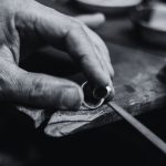 Cómo elegir una fábrica de joyas profesional para tu joyería